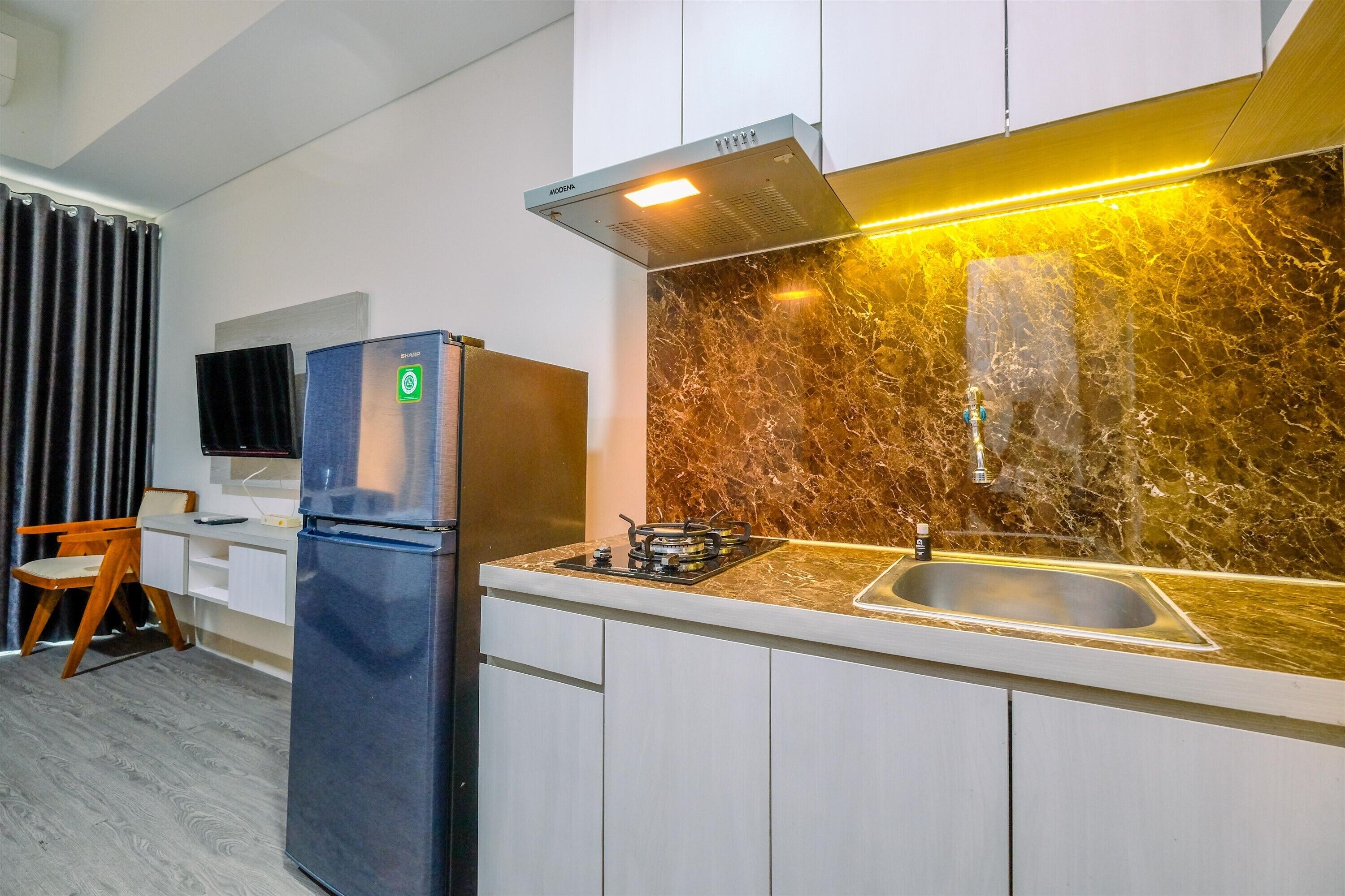 Standard Apartment | Private kitchen | Cookware/dishes/utensils