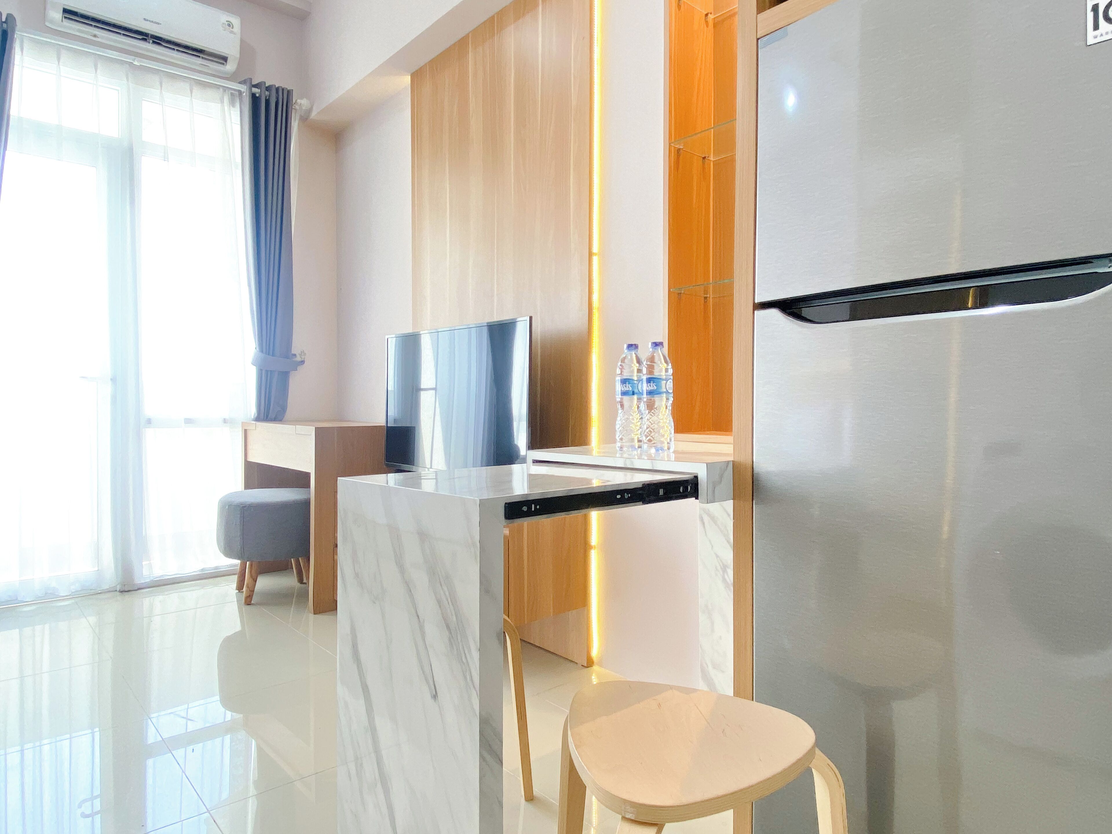 تناول الطعام داخل الغرفة