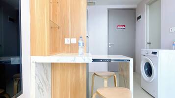 Apartemen Standar | Makan di kamar