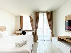 Standard Apartment - Wooden Touch Studio At Lrt City Bekasi Apartment (Bekasi)