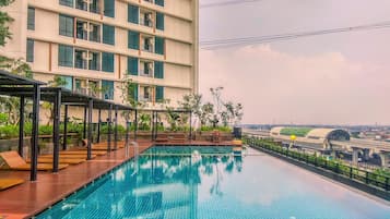 Kolam renang outdoor