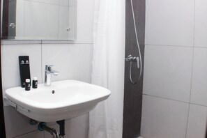 Standard Apartment | Bathroom
