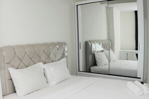 Standard Apartment - Best Deal And Comfy Studio Apartment At Lrt City Bekasi By Travelio (Bekasi)