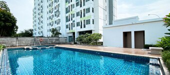 Comfy And Homey Studio At Enviro Apartment