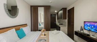 Comfy And Homey Studio At Enviro Apartment