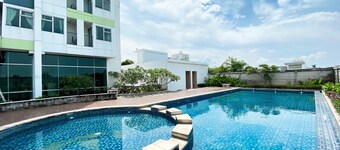 Cozy And Comfort Living Studio At Enviro Apartment