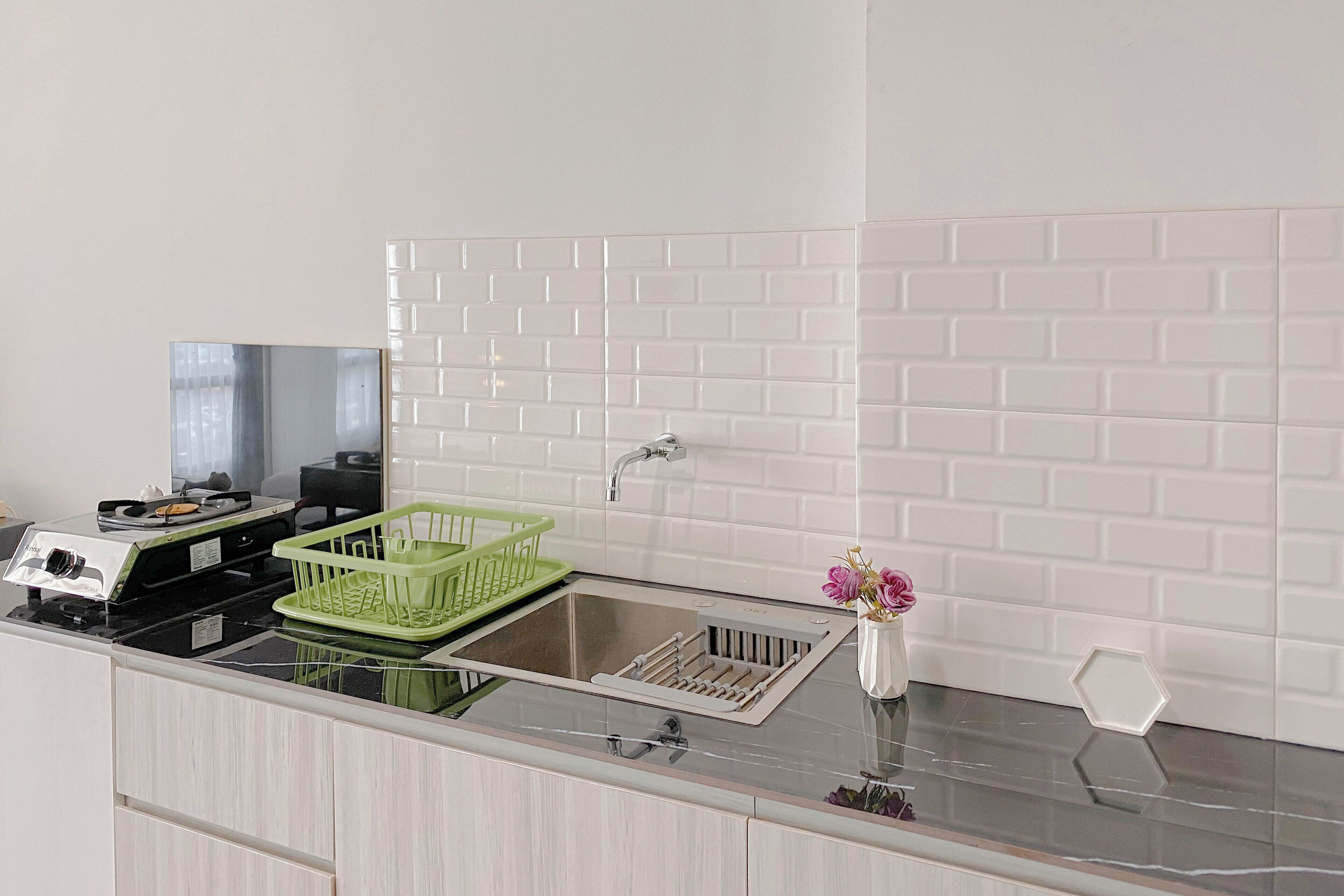 Apartamento standard | Cozinha privada | Geladeira, talheres/pratos/utensílios de cozinha