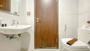 Standard Apartment | Bathroom