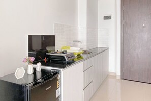 Apartamento estándar | Cocina privada | Frigorífico y utensilios de cocina