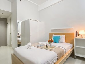 Standard Apartment - Relaxing And Simply Studio Vasanta Innopark Apartment (Cikarang)