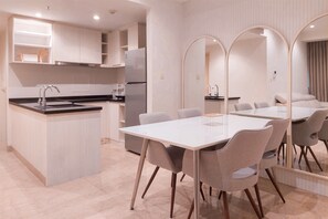 Apartemen Standar | Makan di kamar