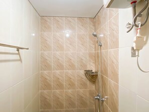 Standard Apartment | Bathroom