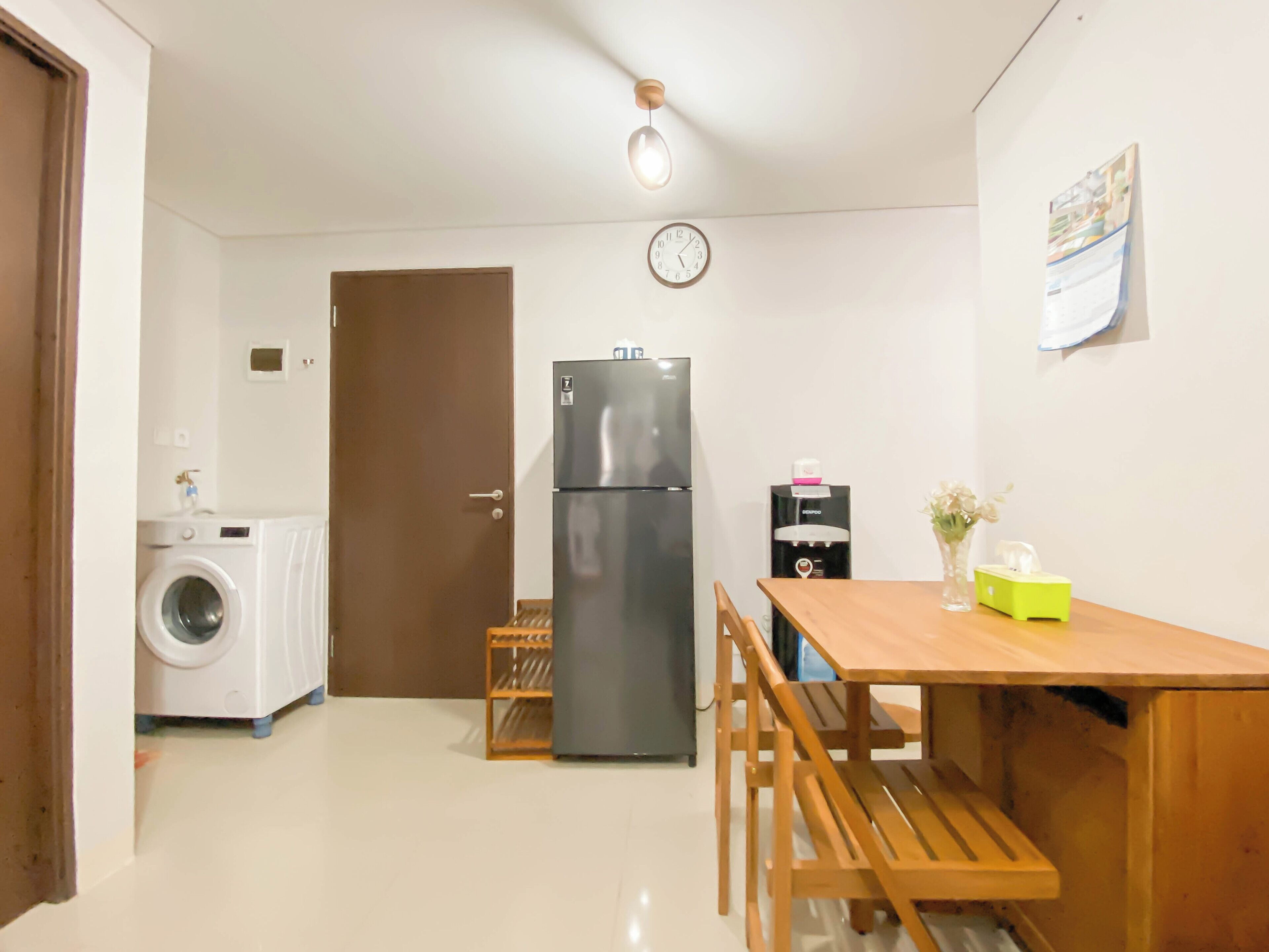 客室内のダイニングエリア
