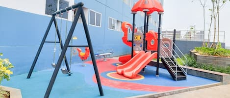 室外兒童遊樂區