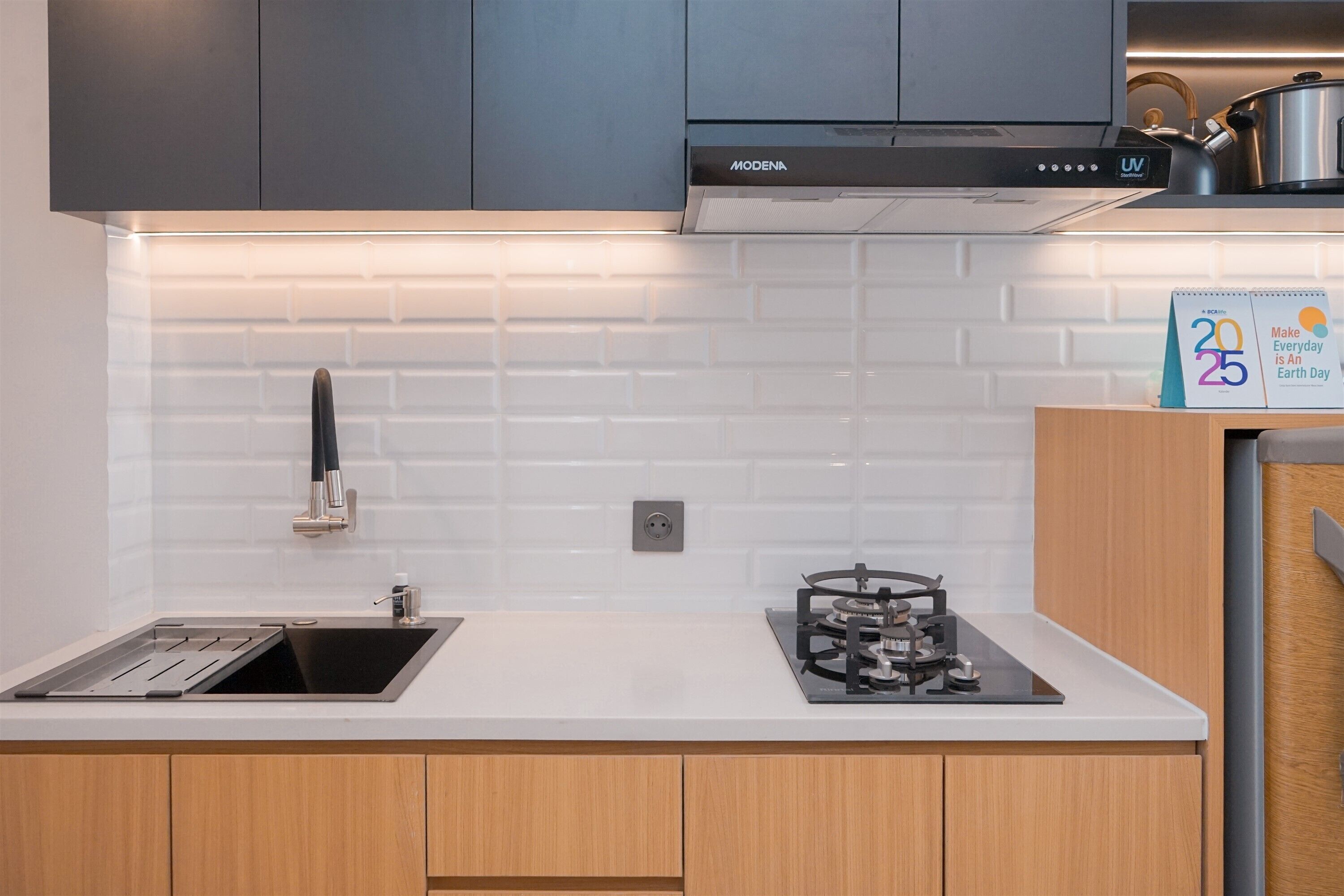 Standard Apartment | Private kitchen | Cookware/dishes/utensils