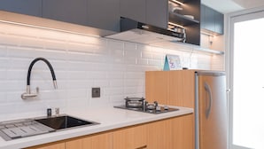 Standard Apartment | Private kitchen | Cookware/dishes/utensils - Good Deal Studio Cisauk Point Apartment (Cisauk)
