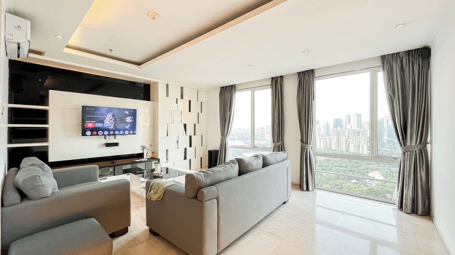 Spacious Luxury 2Br Apartment With Extra Room At Fx Residence