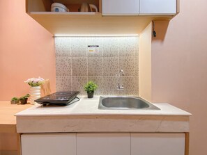 Apartamento estándar | Cocina privada | Frigorífico y utensilios de cocina