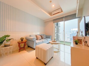 Standard Apartment | Living area