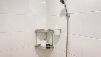 Standard Apartment | Bilik Mandi