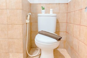 Standard Apartment | Bathroom