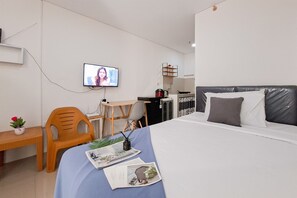 Standard Apartment - Studio Near Station At Sudimara Forestwalk Apartment (South Tangerang)