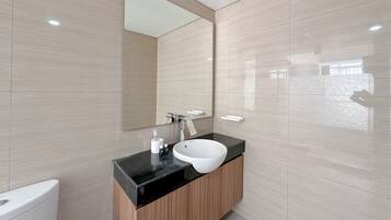 Standard Apartment | Bathroom