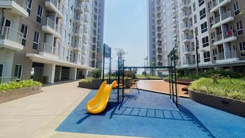 Área de juegos infantiles al aire libre