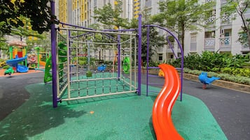 Área de juegos infantiles al aire libre