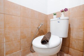 Standard Apartment | Bathroom