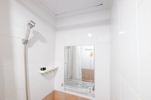 Standard Apartment | Bathroom