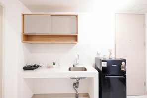 Apartemen Standar | Dapur pribadi | Peralatan masak/sendok-piring