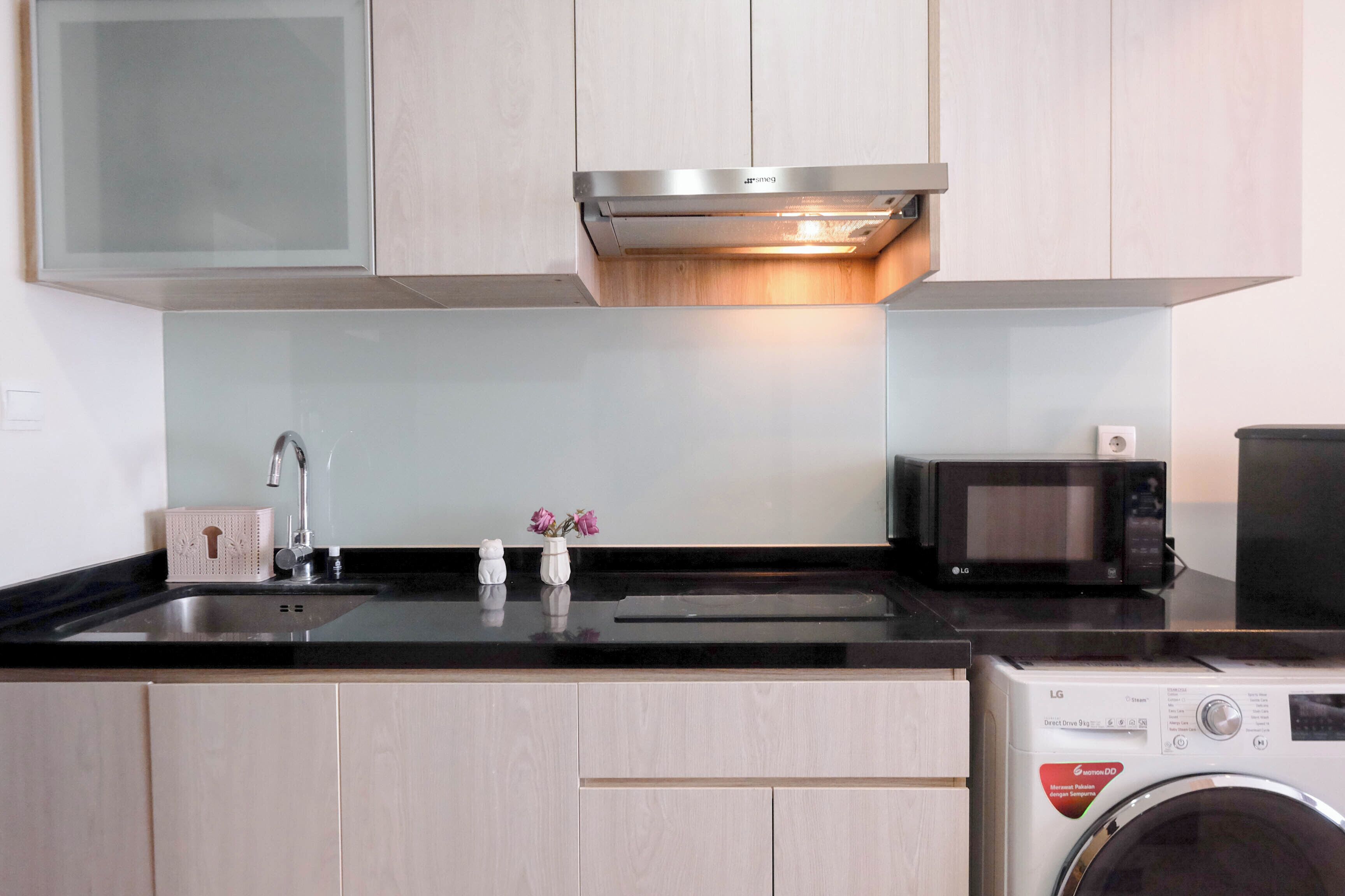 Standard Apartment | Private kitchen | Cookware/dishes/utensils