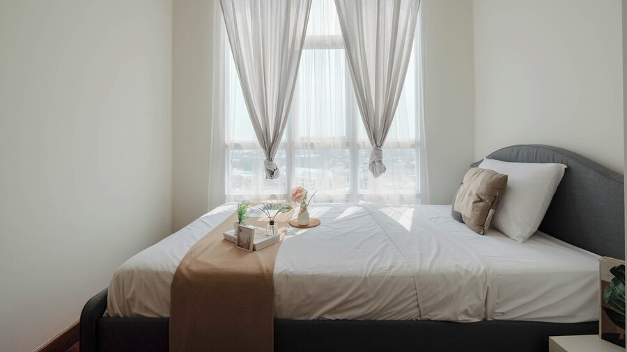 Boho Touch 2Br Apartment With Extra Room At Lucky Tower Residence