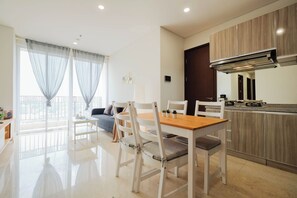 Standard Apartment | In-room dining