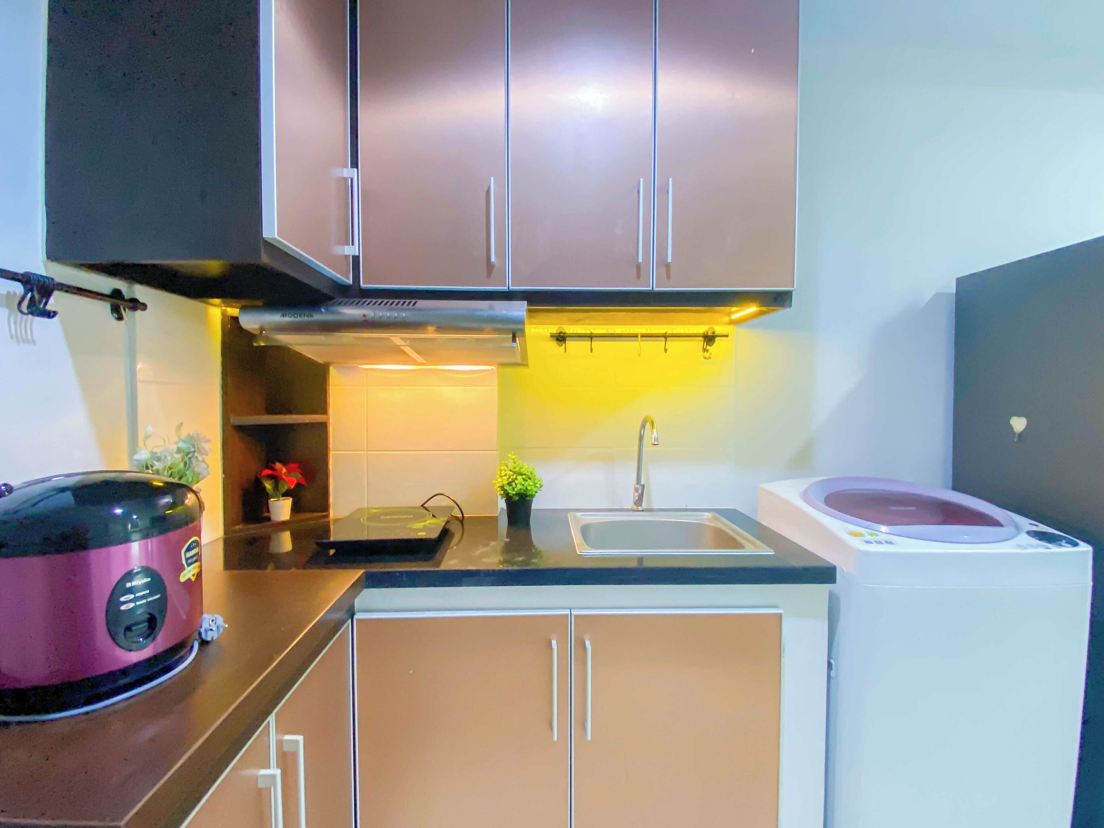 Standard Apartment | Private kitchen | Cookware/dishes/utensils