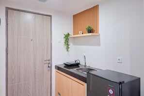 Apartemen Standar | Dapur pribadi | Peralatan masak/sendok-piring
