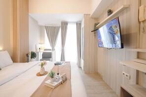 Standard Apartment - Wooden Accent Studio At Tokyo Riverside Pik 2 Apartment (Teluknaga)