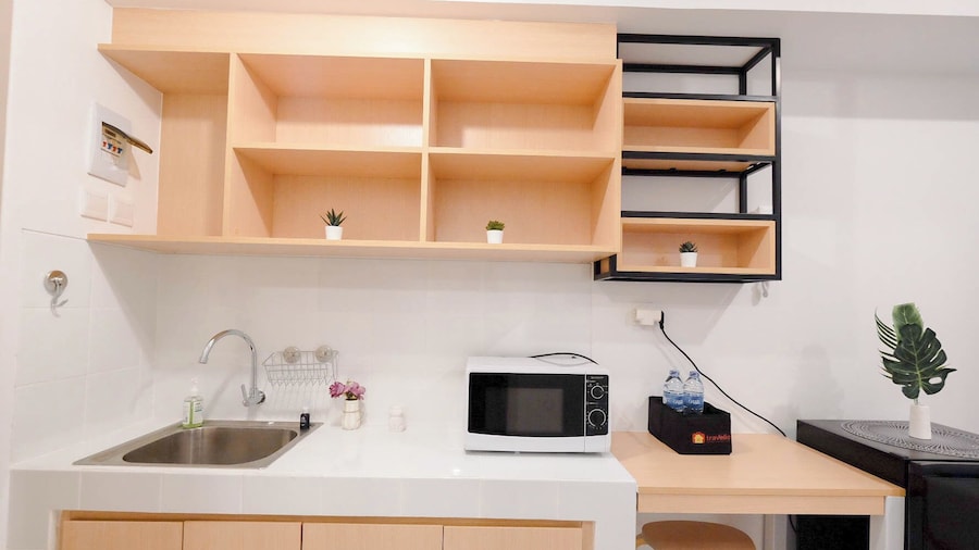 Basic Look Studio (No Kitchen) Apartment Tokyo Riverside Pik 2