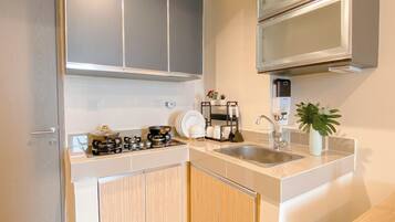 Appartamento Standard | Cucina privata | Pentole/stoviglie/utensili