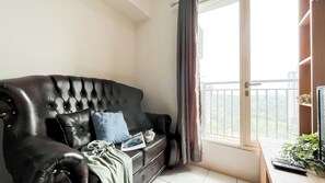 Deluxe Apartment | Living area