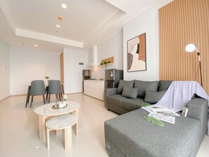 Deluxe Apartment | Living area