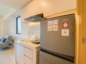 Deluxe Apartment | Private kitchen | Cookware/dishes/utensils