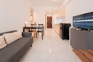 Deluxe Apartment | Living area