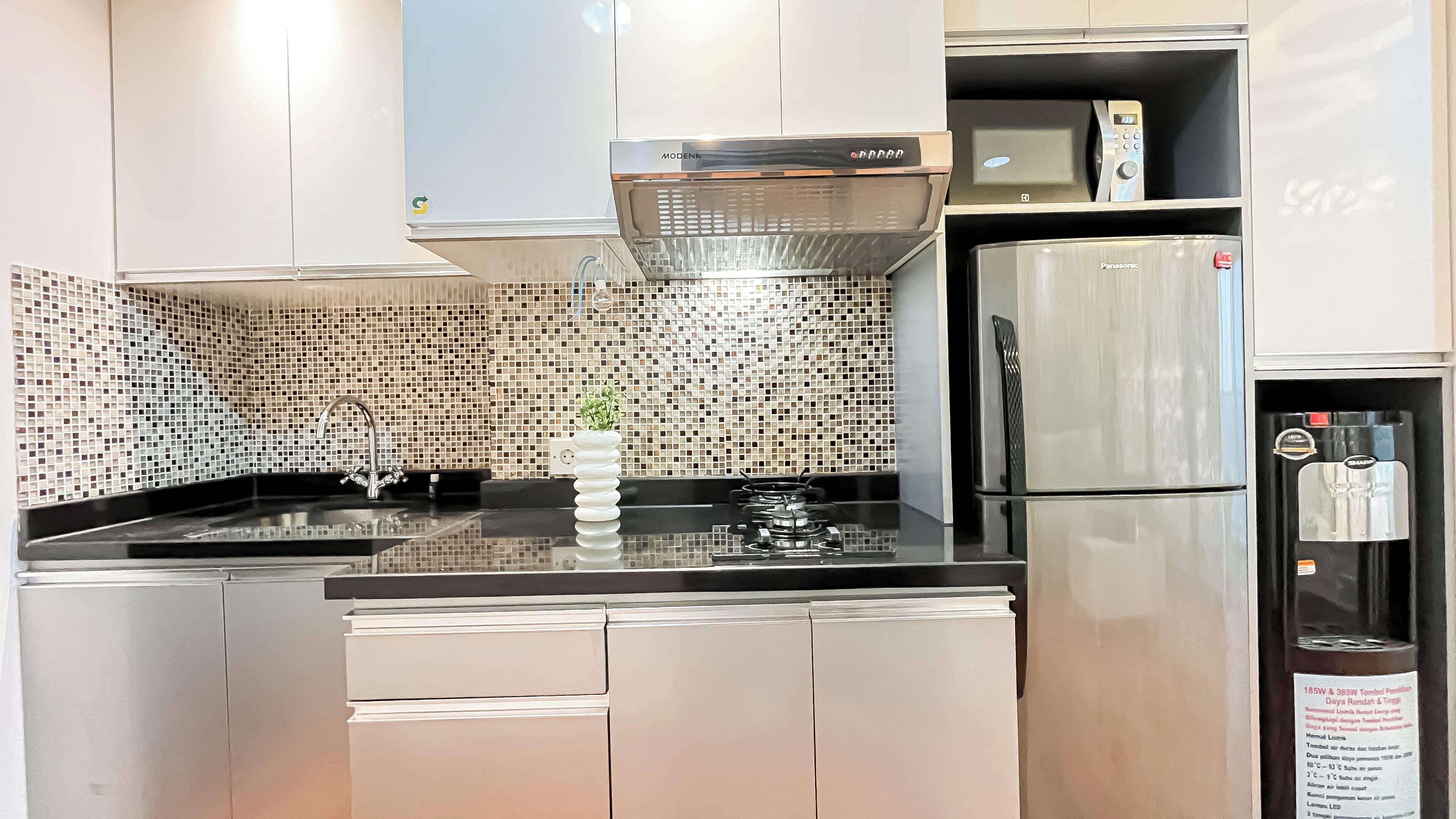 Deluxe Apartment | Private kitchen | Cookware/dishes/utensils