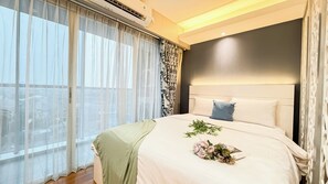 Room - Good Location Studio At Apartment Tamansari The Hive Near Lrt Station (Jakarta)