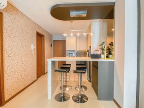 Standard Apartment | In-room dining
