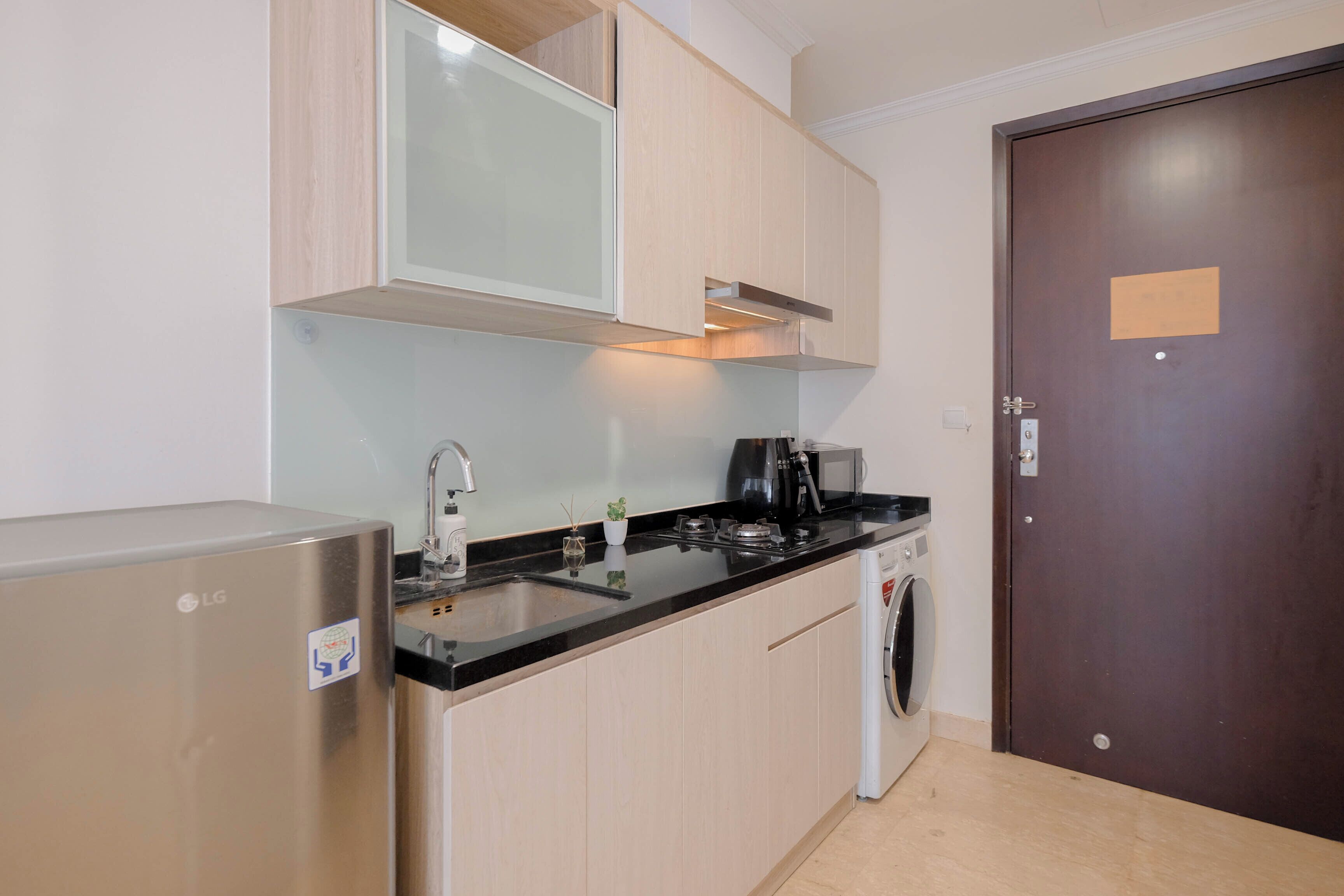 Standard Apartment | Private kitchen | Cookware/dishes/utensils