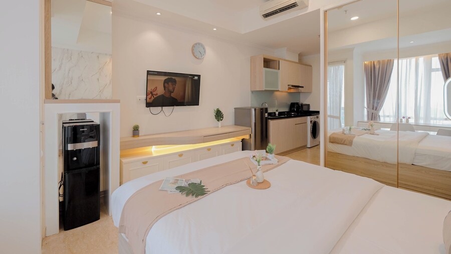 Best Location And Homey Studio At Menteng Park Apartment