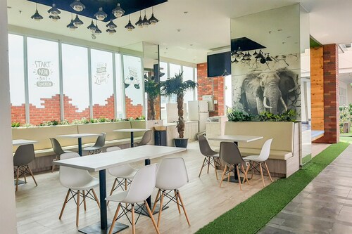 Bright Studio Room Apartment At B Residence
